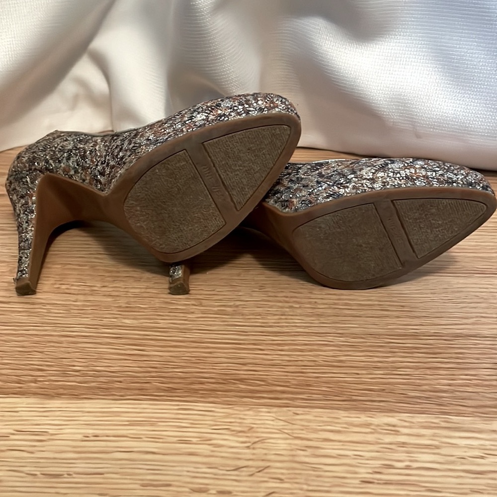 Nine West Rocha Heels - Picture 7 of 10